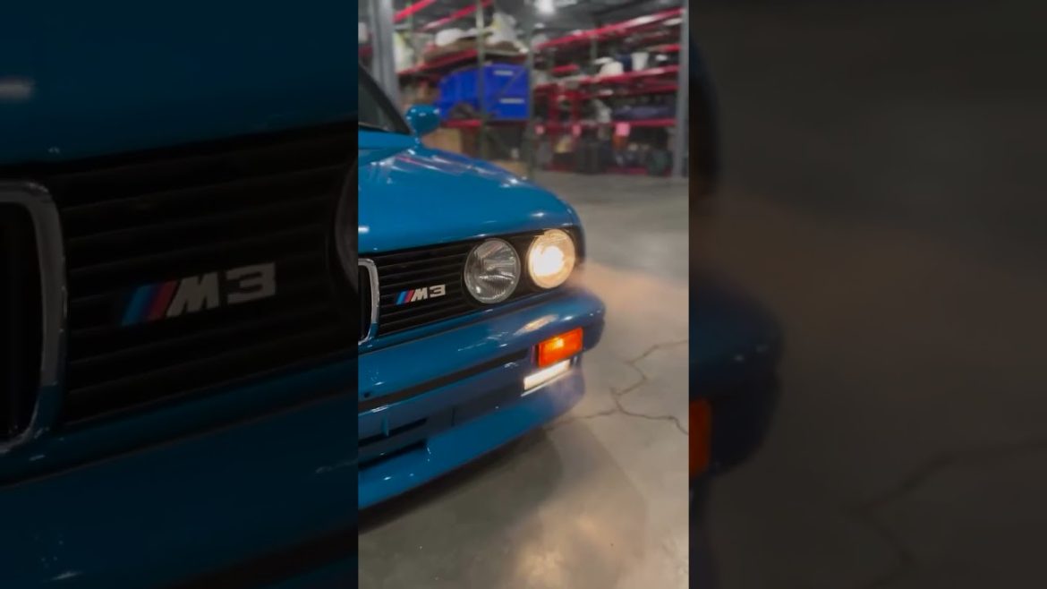 La légende intemporelle : découvrir le mystère et la performance de la BMW M3 E30 en Laguna Seca Blue