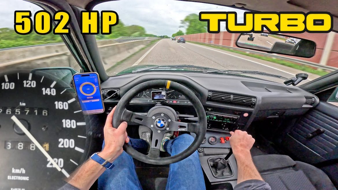 La puissance intemporelle : BMW 3 Series E30 avec M50 turbo sur l&rsquo;autobahn