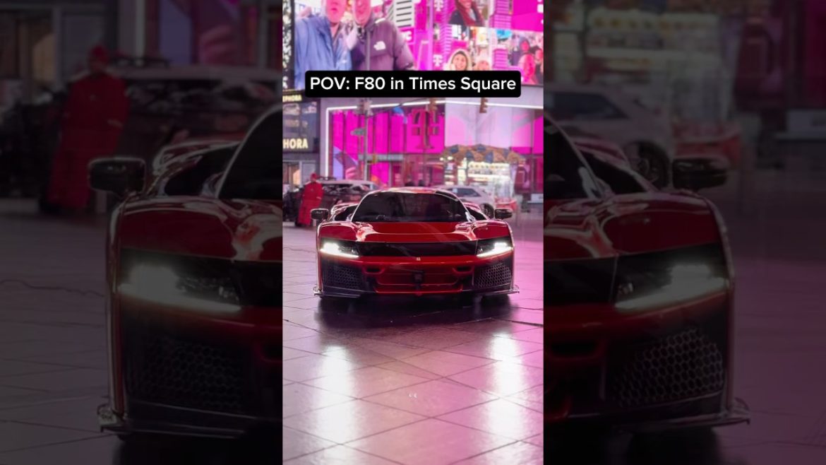 La Ferrari F80 : une révolution automobile au cœur de Times Square !