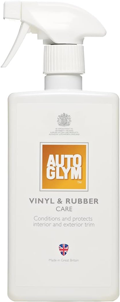 Le guide complet pour choisir le meilleur nettoyant pour le plastique de votre voiture 🚗✨