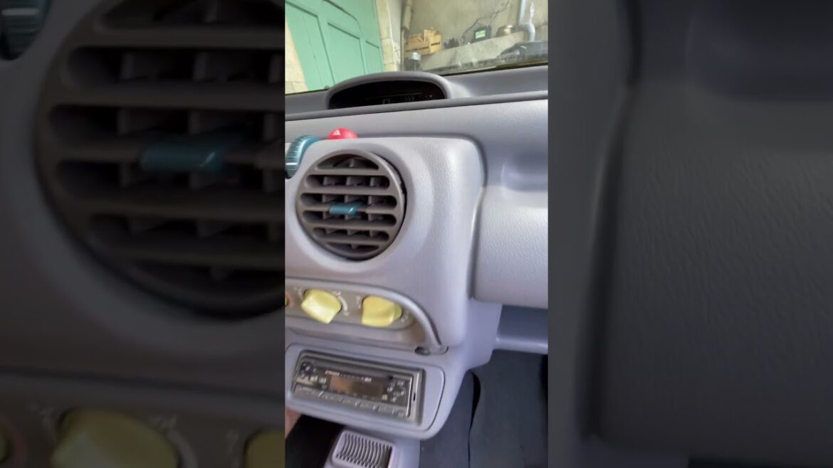 Découvrez les secrets de la Twingo : une expérience unique à 200 km/h