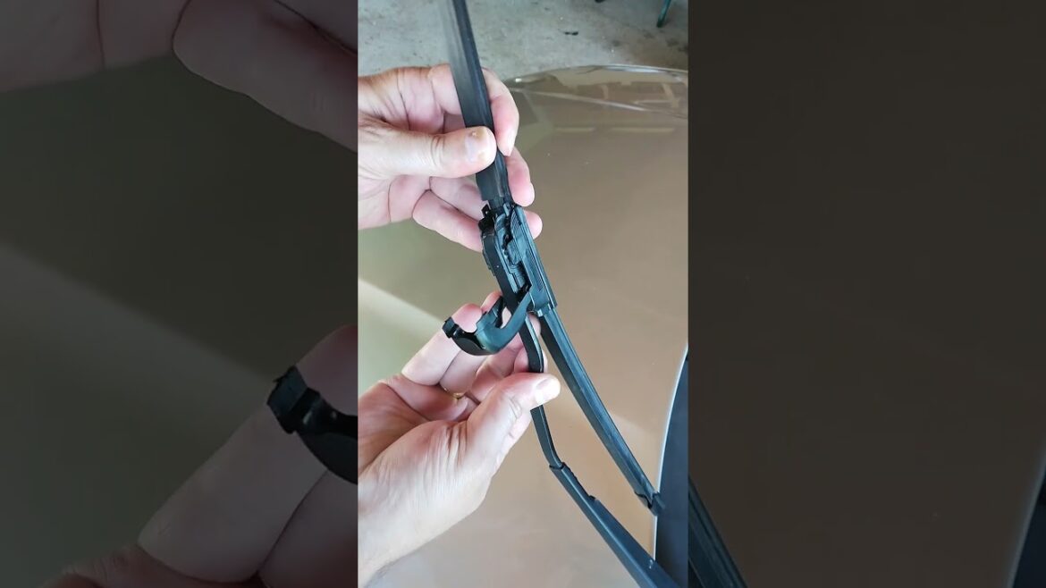 Maîtriser le changement des essuie-glaces plats en moins de 30 secondes : un guide essentiel et pratique